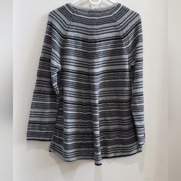 Style&Co black and white sweater size large - Picture 2 of 4